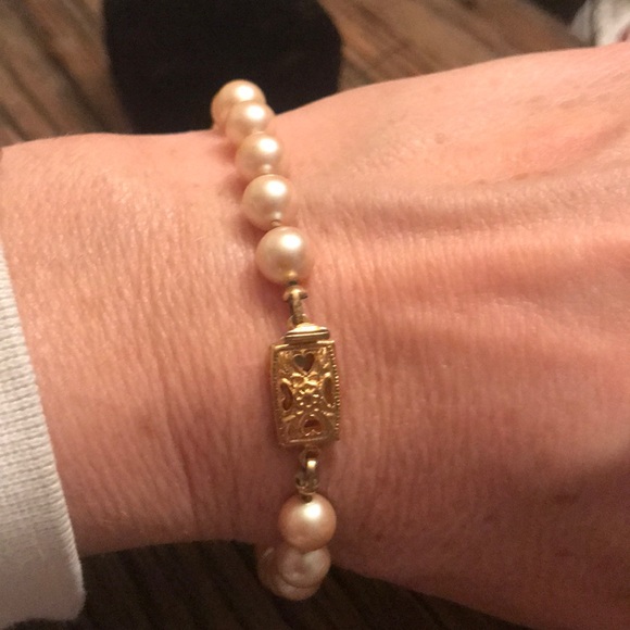 Pearl Bracelet - Picture 2 of 2